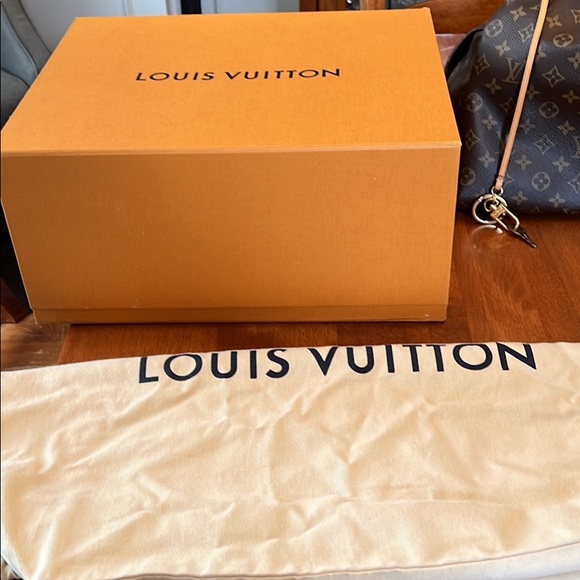 Louis Vuitton Artsy MM bag - Picture 6 of 9